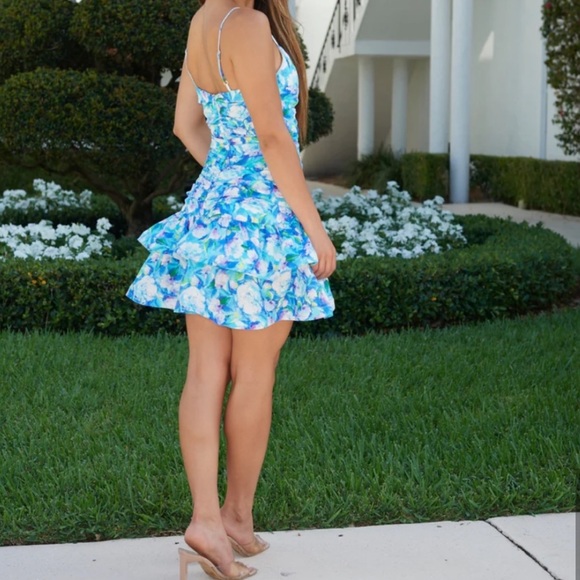elliatt nancy blue & white floral print ruffle ruched mini dress size small new - Picture 4 of 8